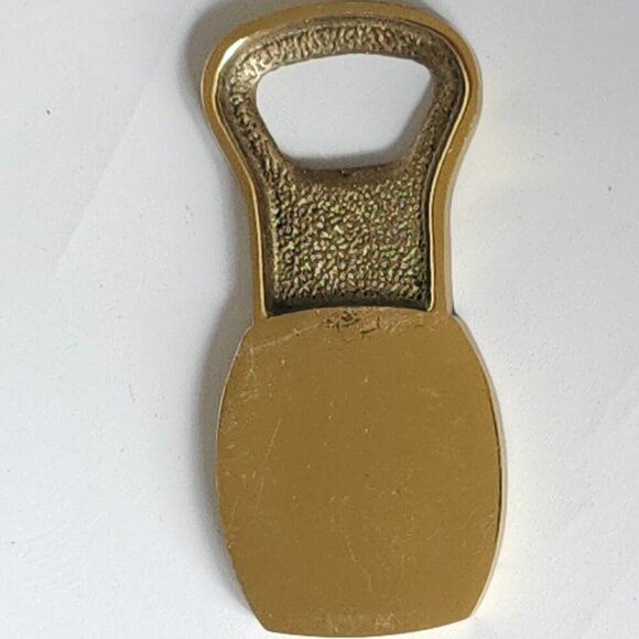 VINTAGE OLD VIENNA BOTTLE OPENER Metal Slo-Pitch Logo Gold Tone - Picture 2 of 2
